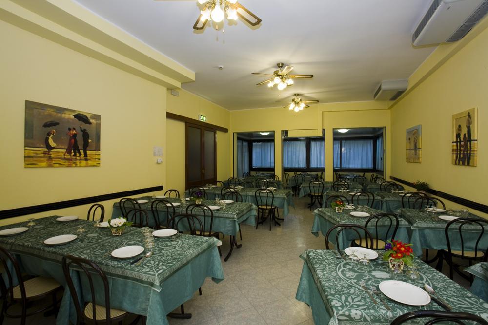 Hotel Andrea'S Rimini Luaran gambar